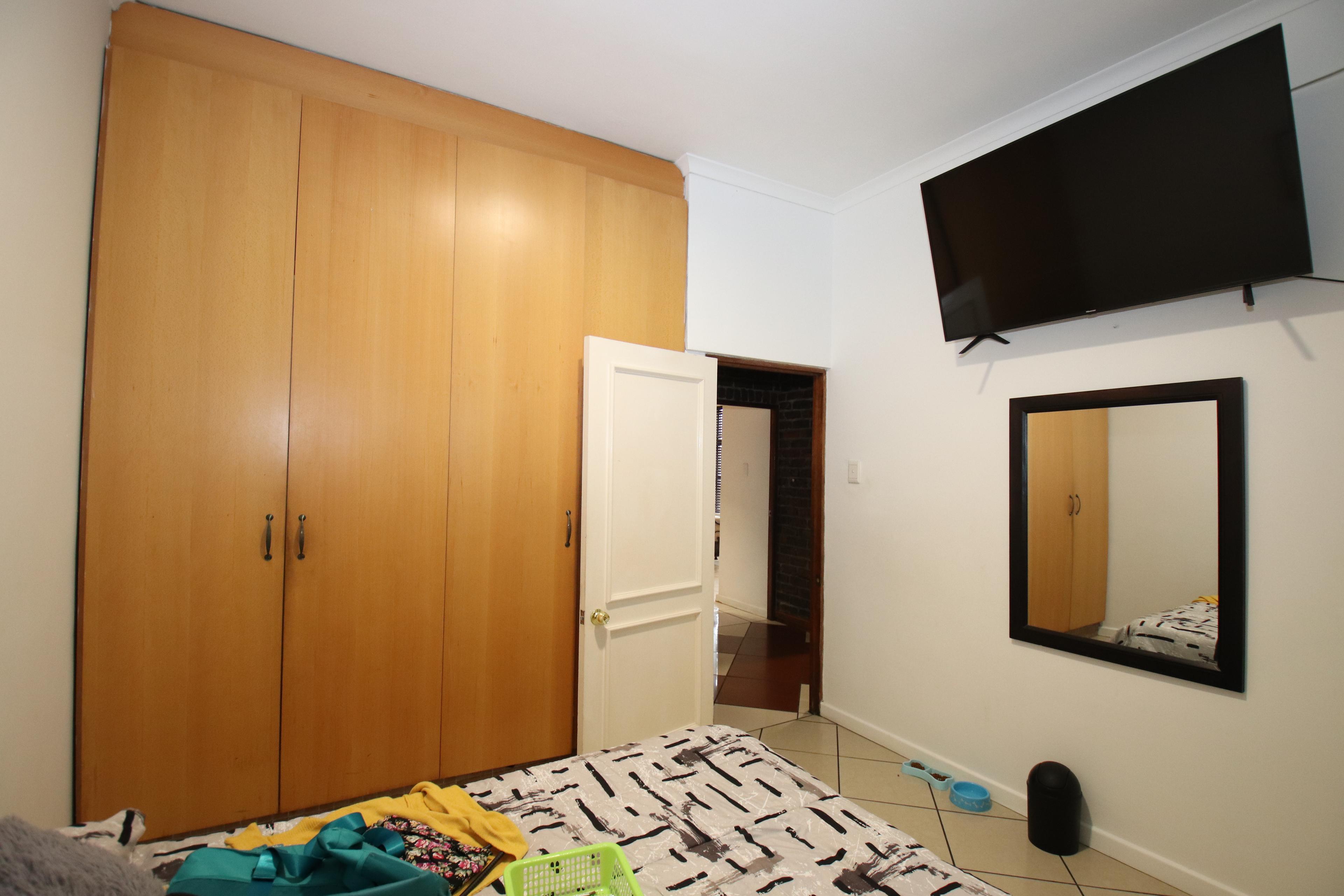 Image 5 of 6