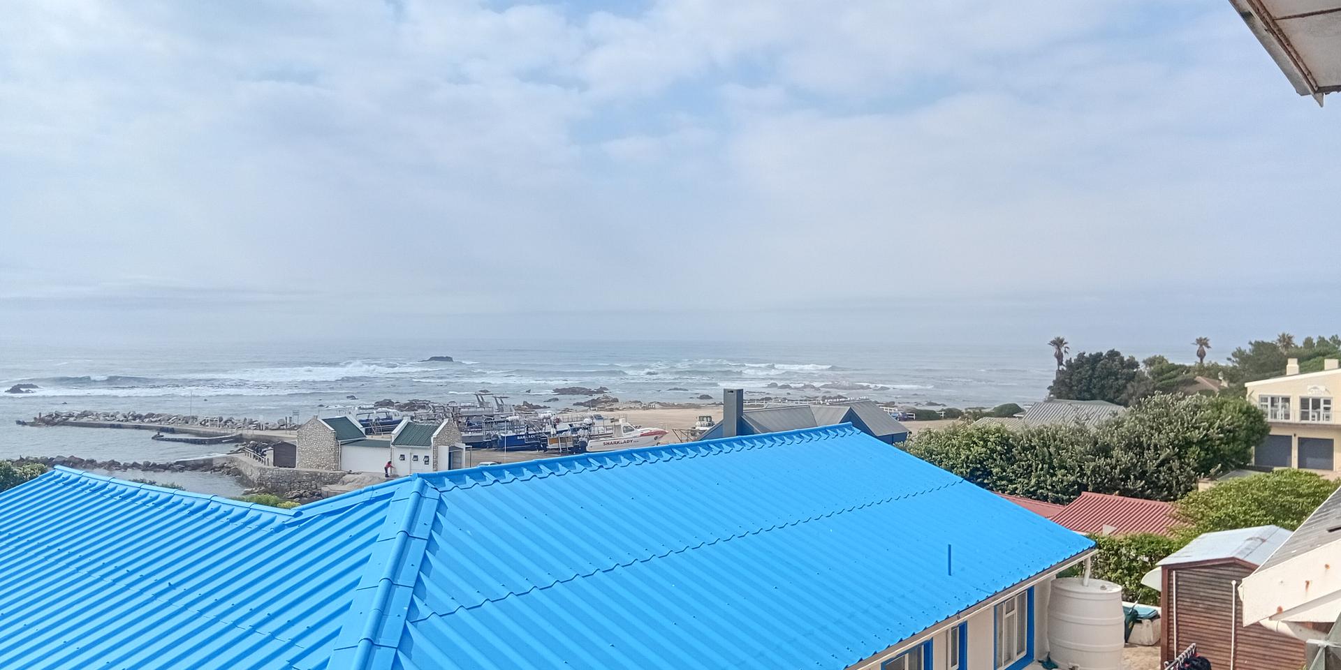 Image 4 of 6
