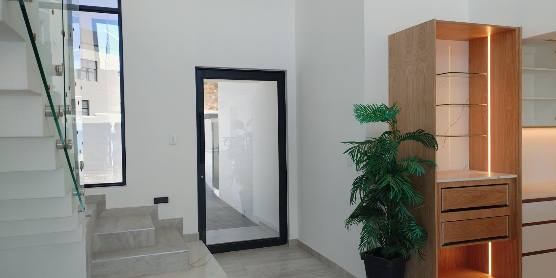Image 3 of 6