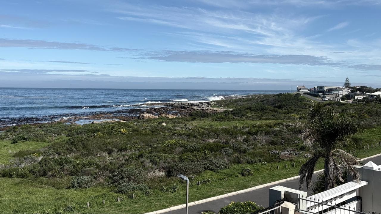 Image 2 of 6