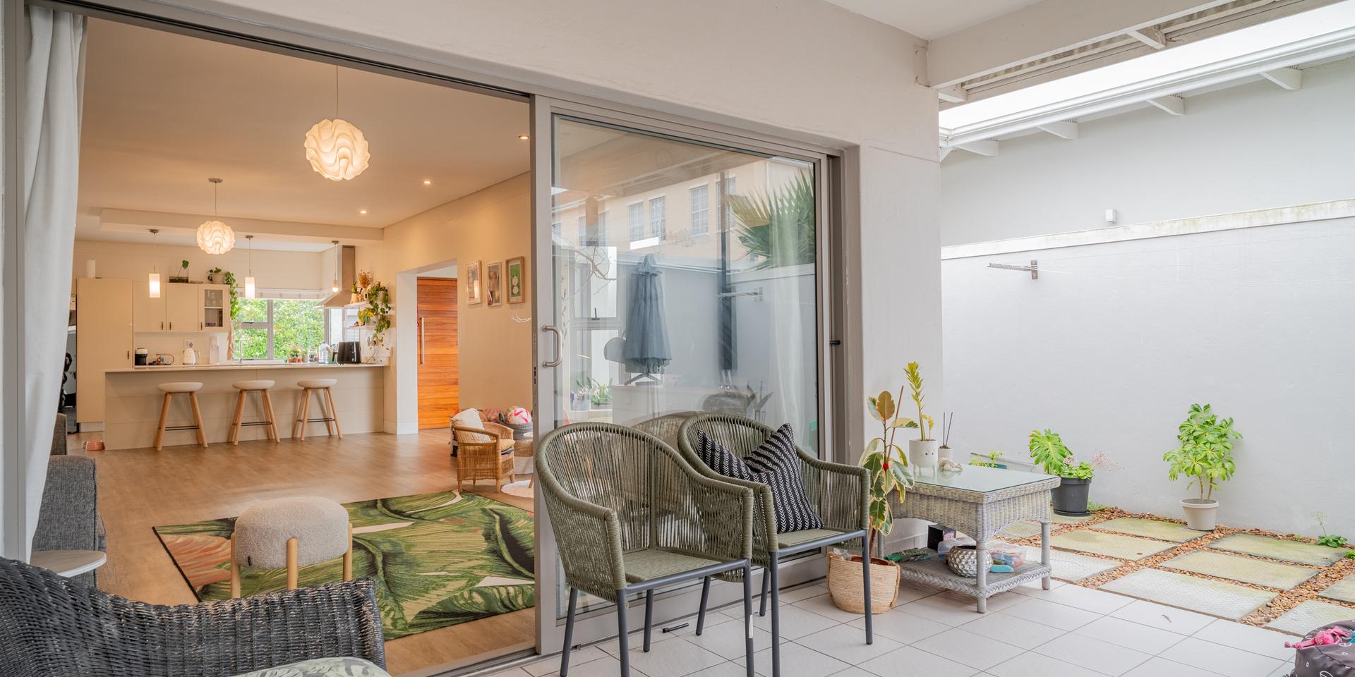Image 3 of 6