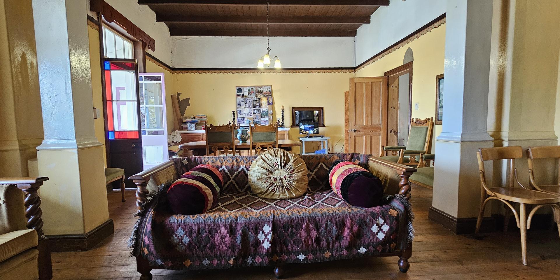 Image 3 of 6