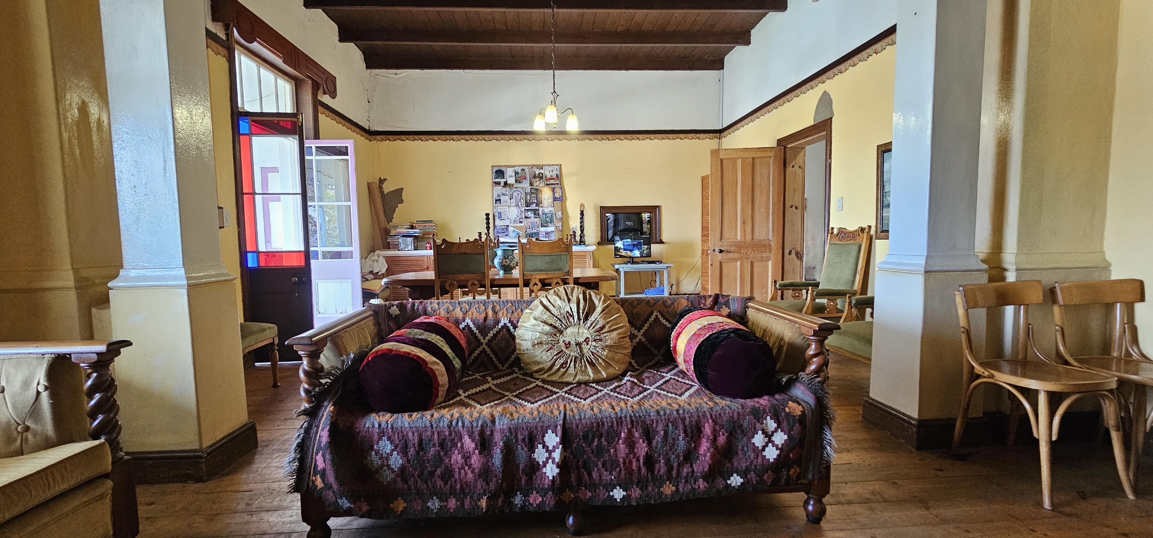 Image 3 of 6