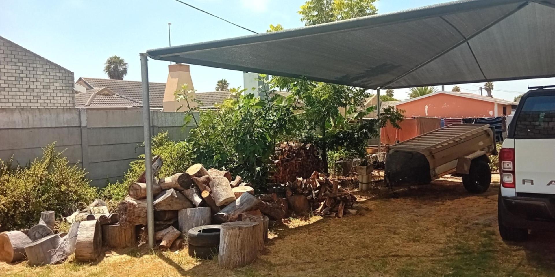 Image 4 of 6