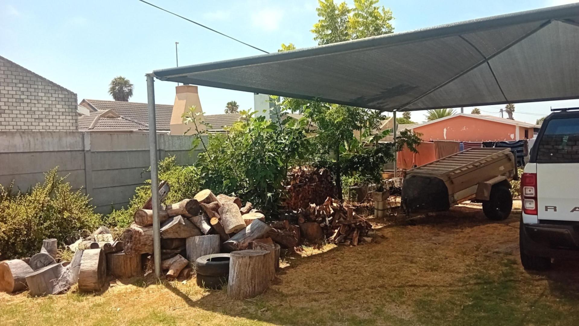 Image 4 of 6