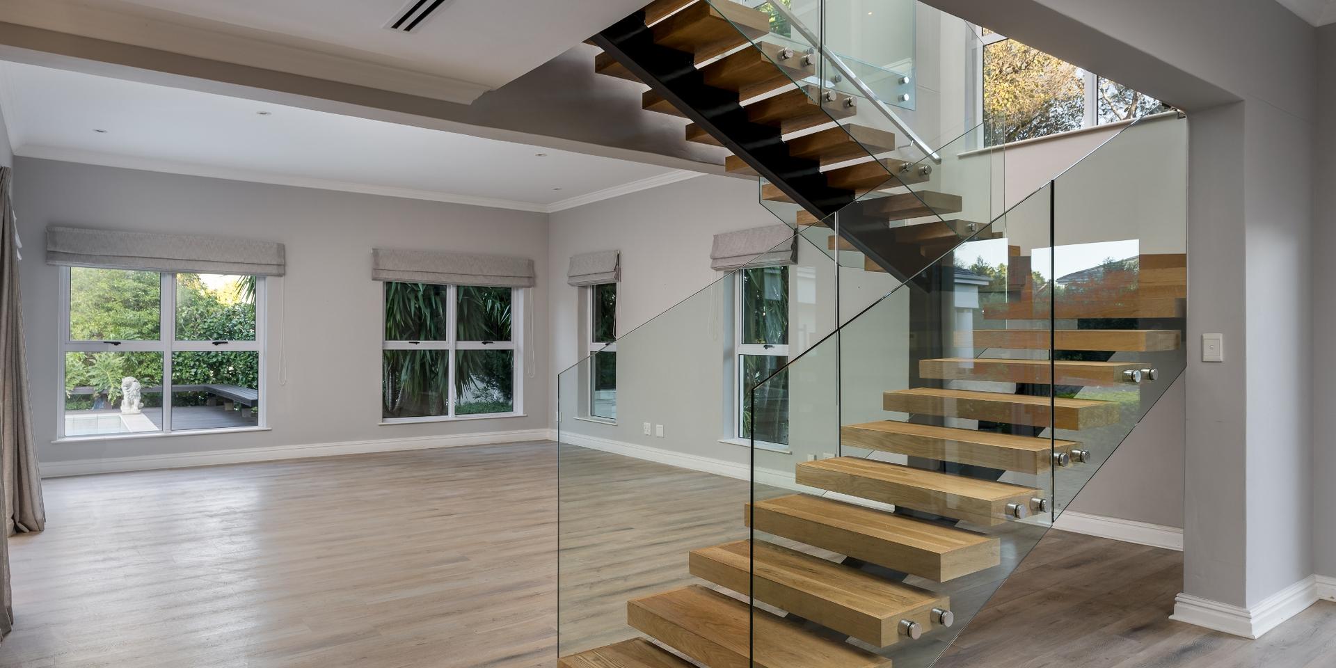 Image 4 of 6