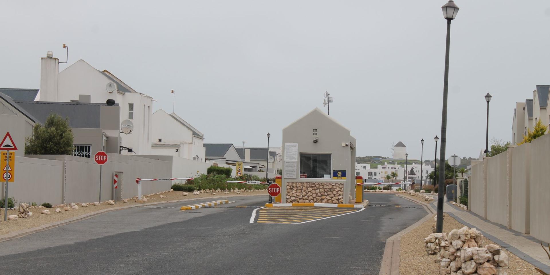Image 2 of 6