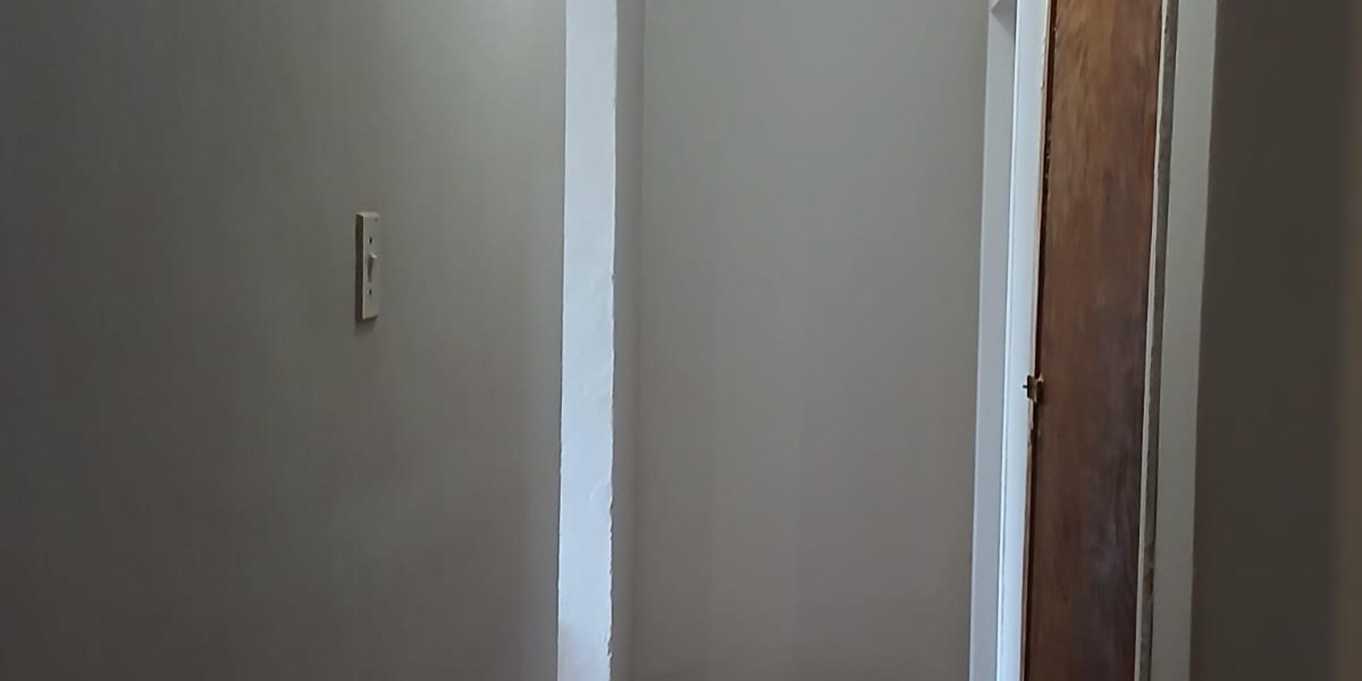 Image 4 of 6