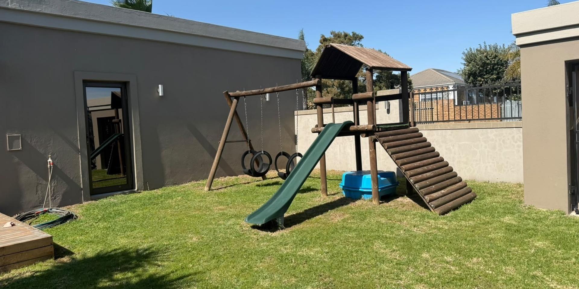 Image 4 of 6