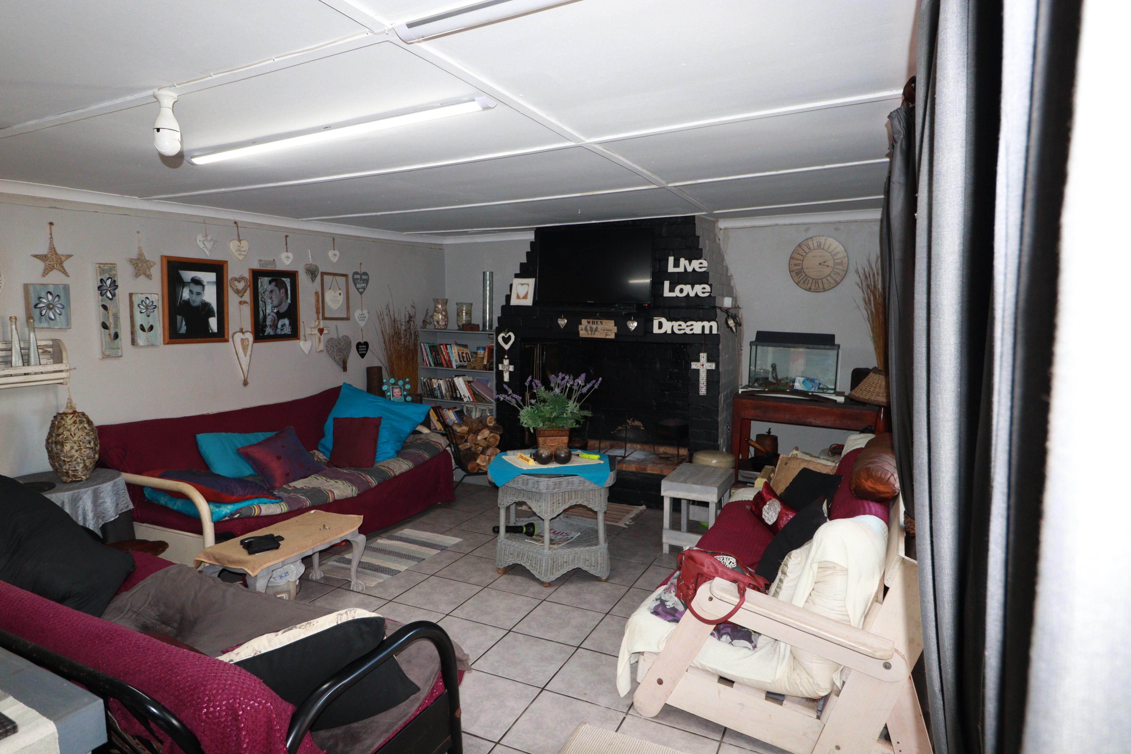 Image 3 of 6