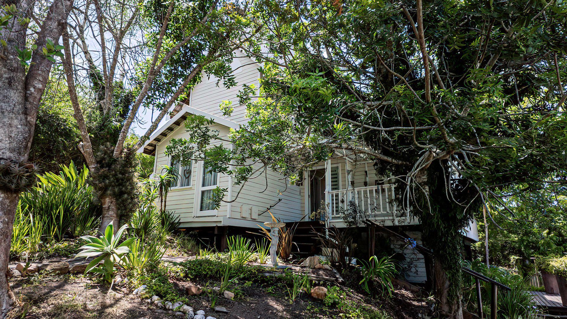 Image 1 of 6