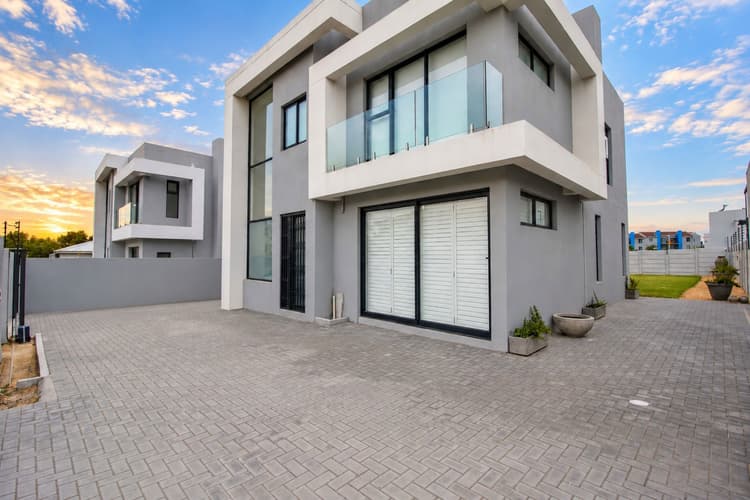 Main property image