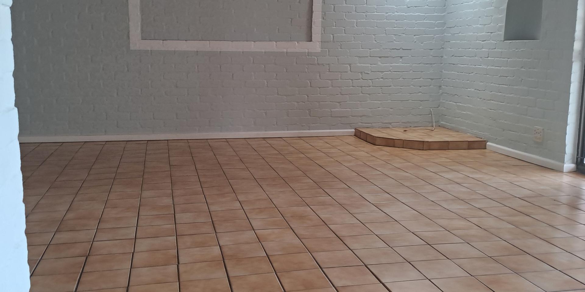 Image 4 of 6