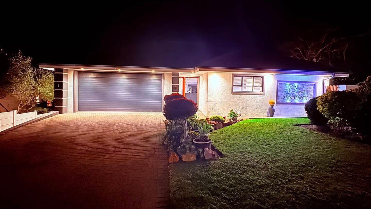 Image 2 of 6