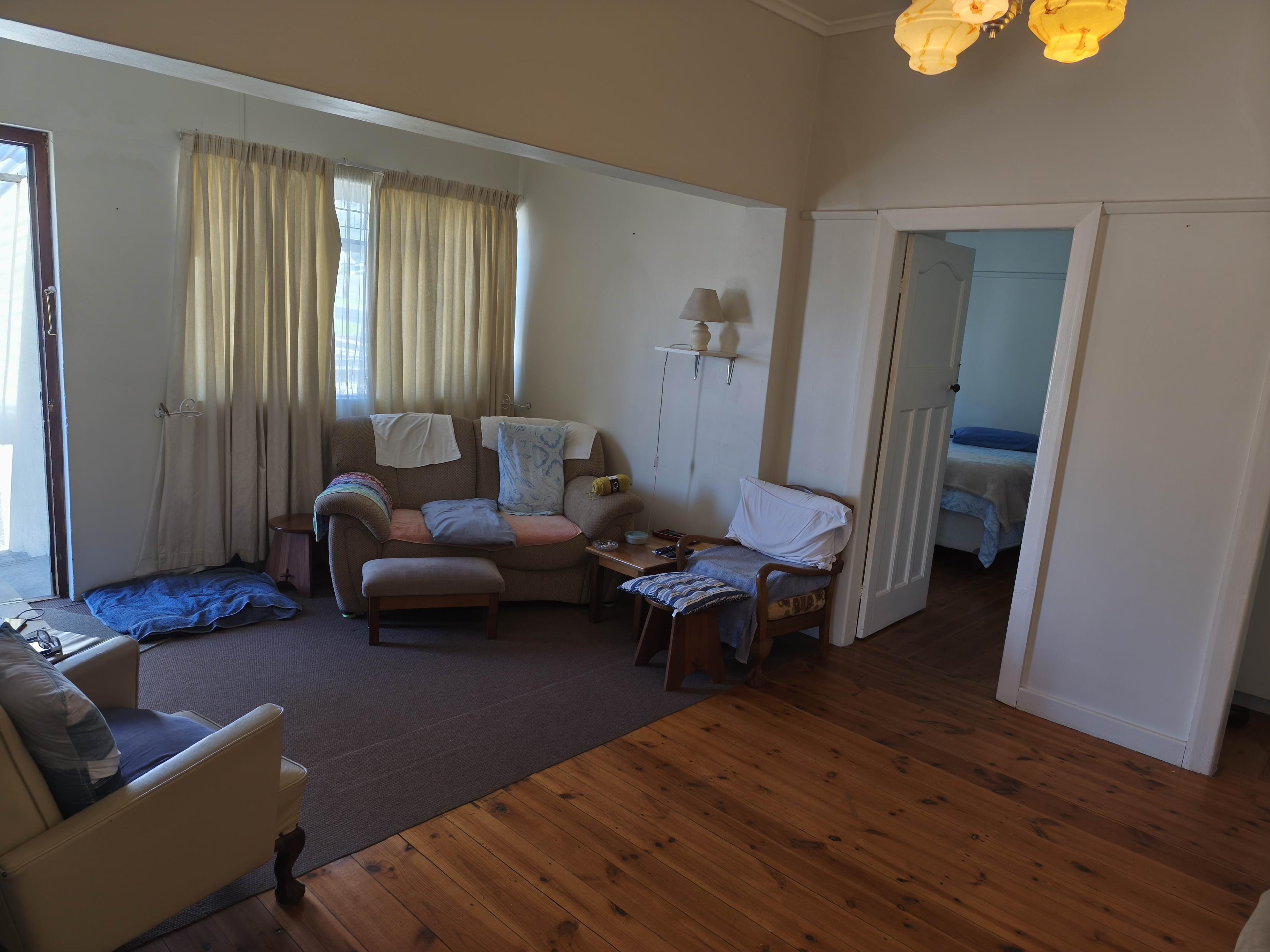 Image 4 of 6