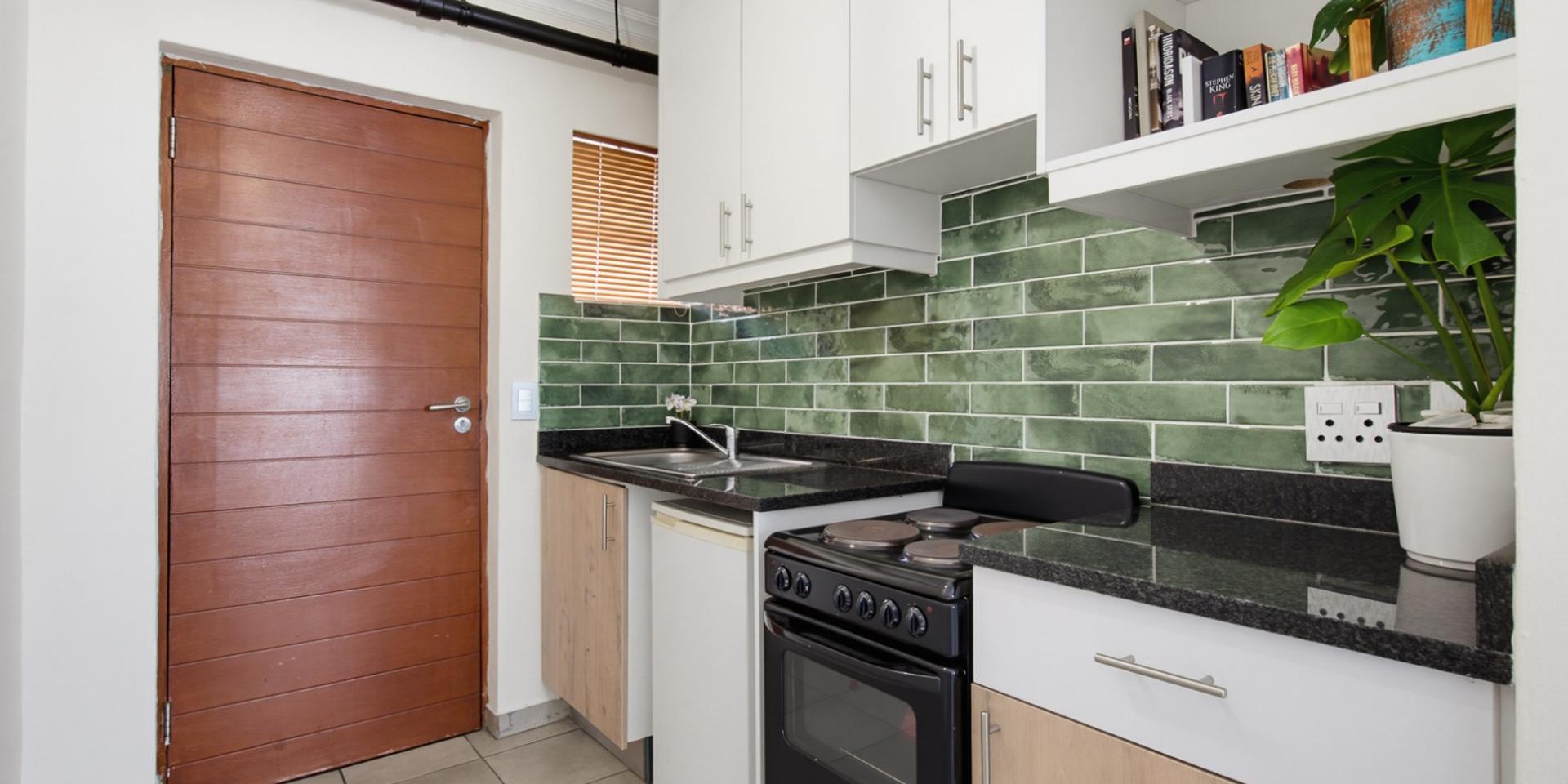 Image 3 of 6