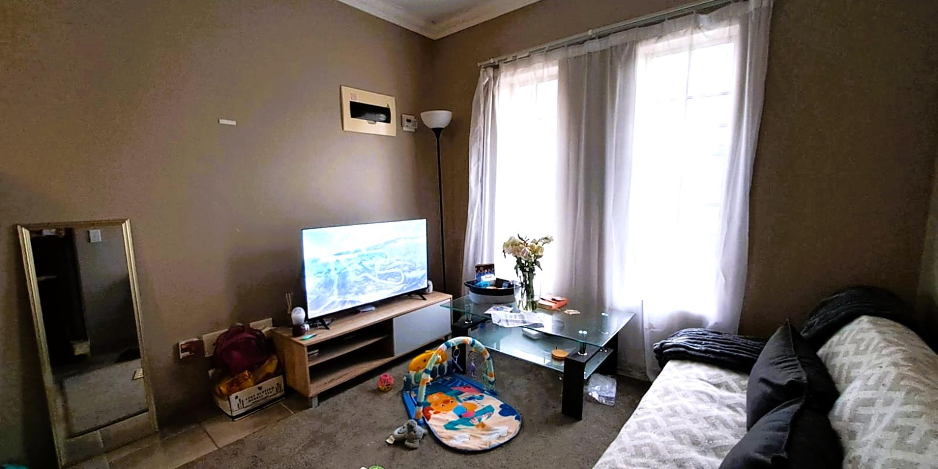 Image 4 of 6