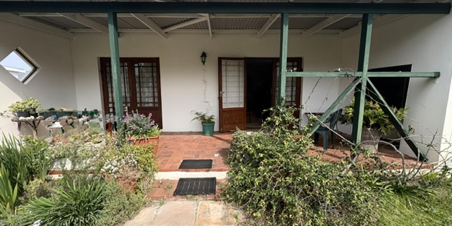 Image 4 of 6