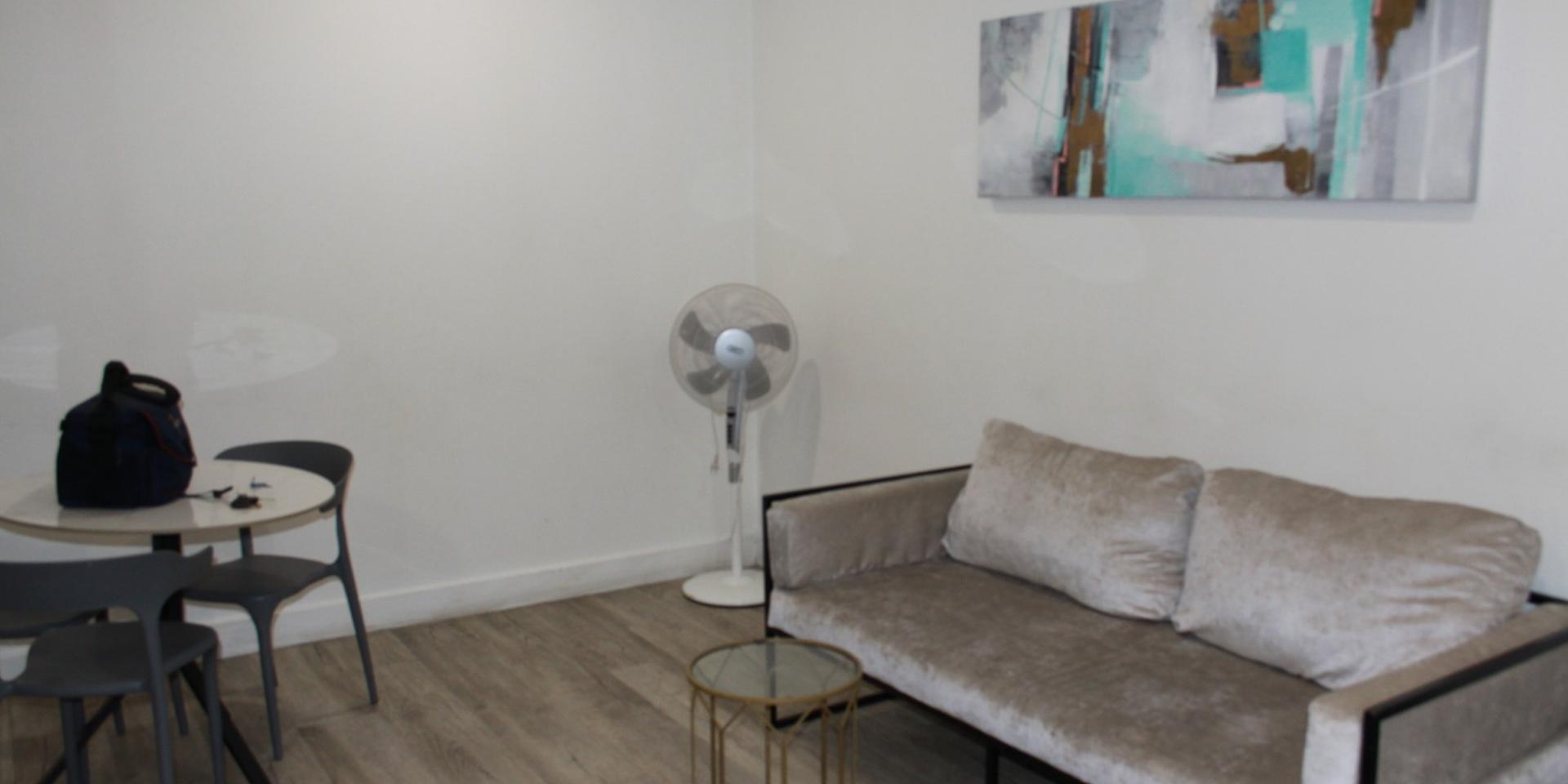 Image 3 of 6