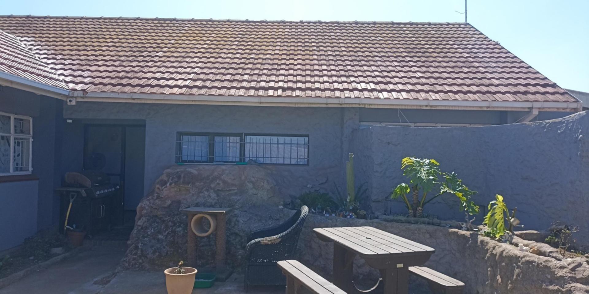 Image 2 of 6