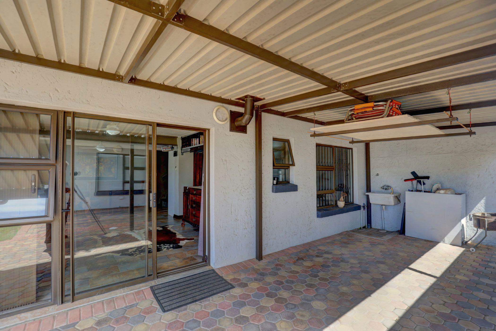 Image 4 of 6