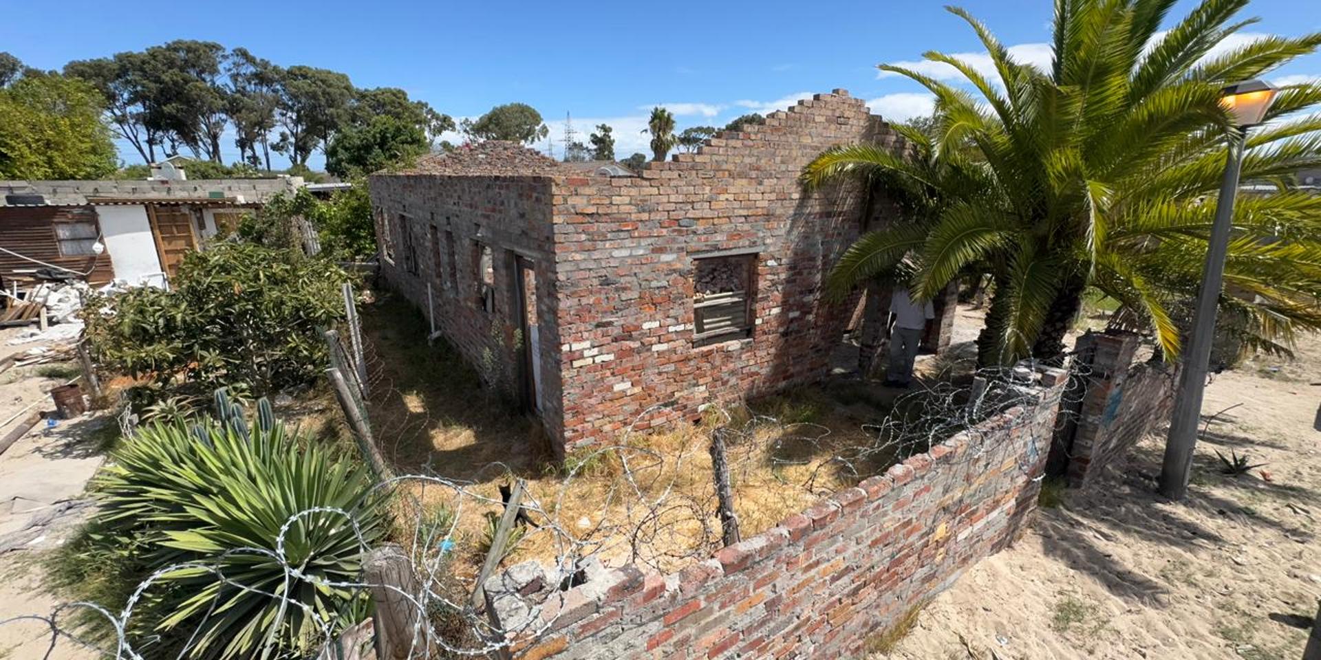 Image 1 of 6