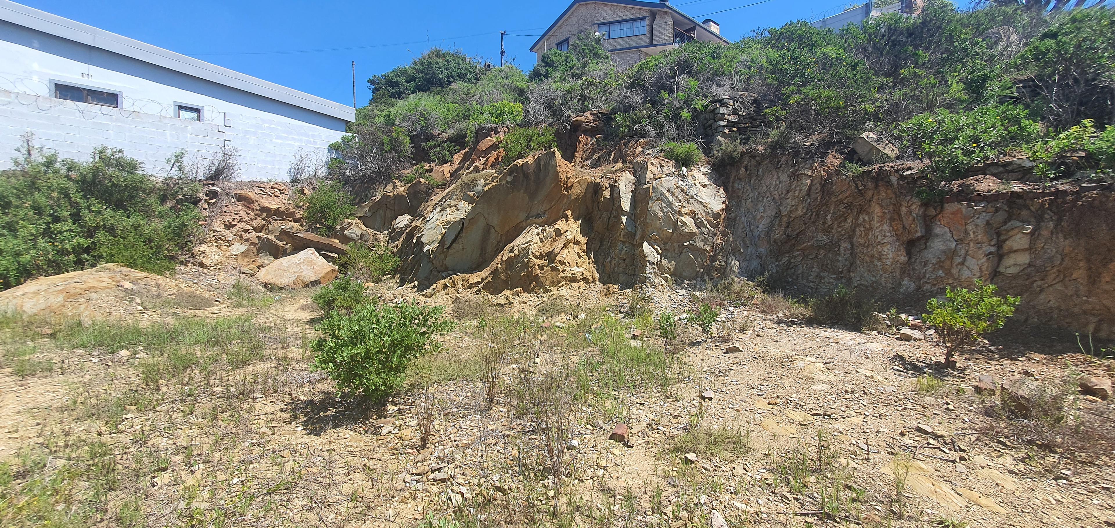 Image 2 of 6