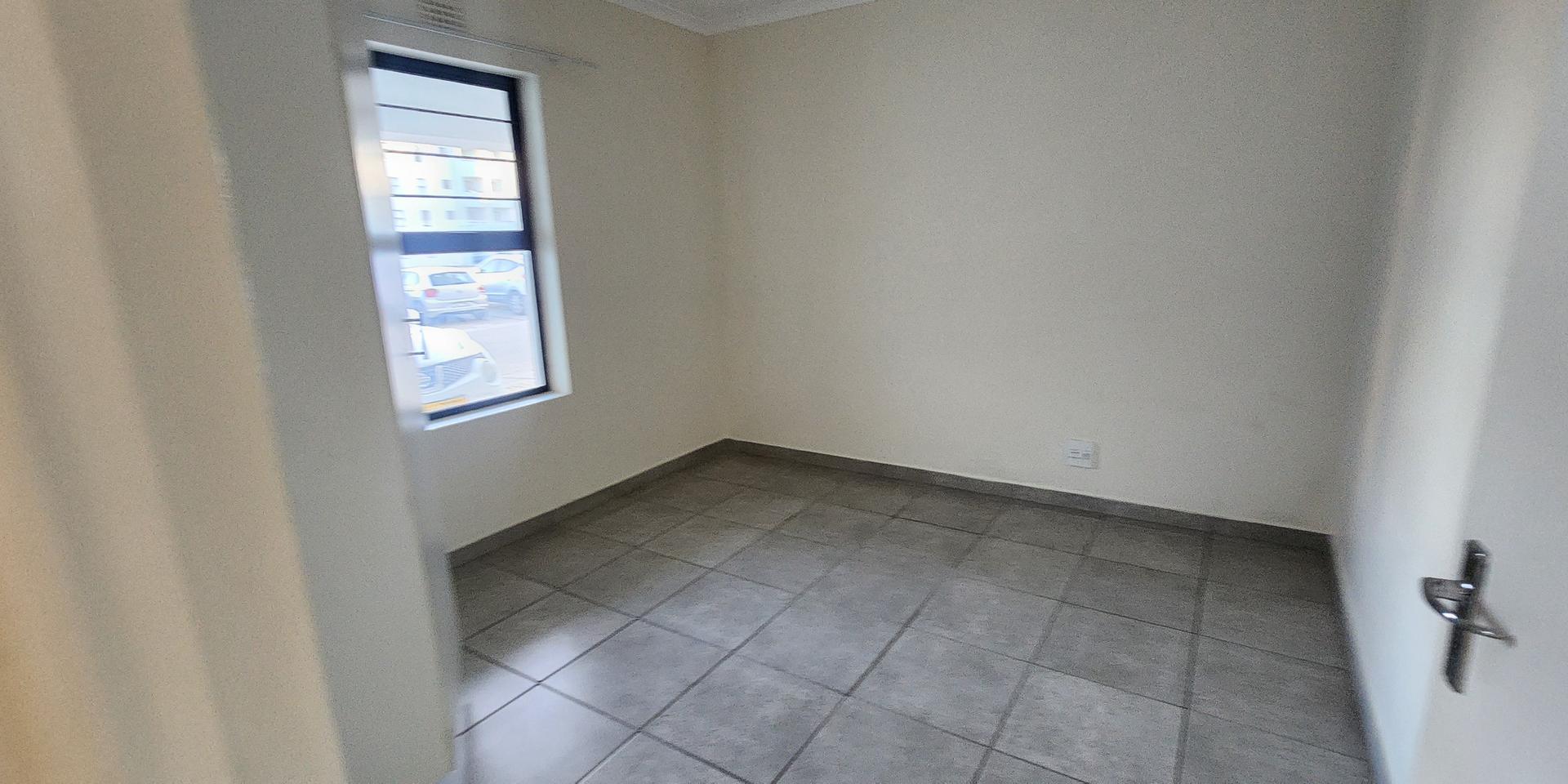 Image 3 of 6