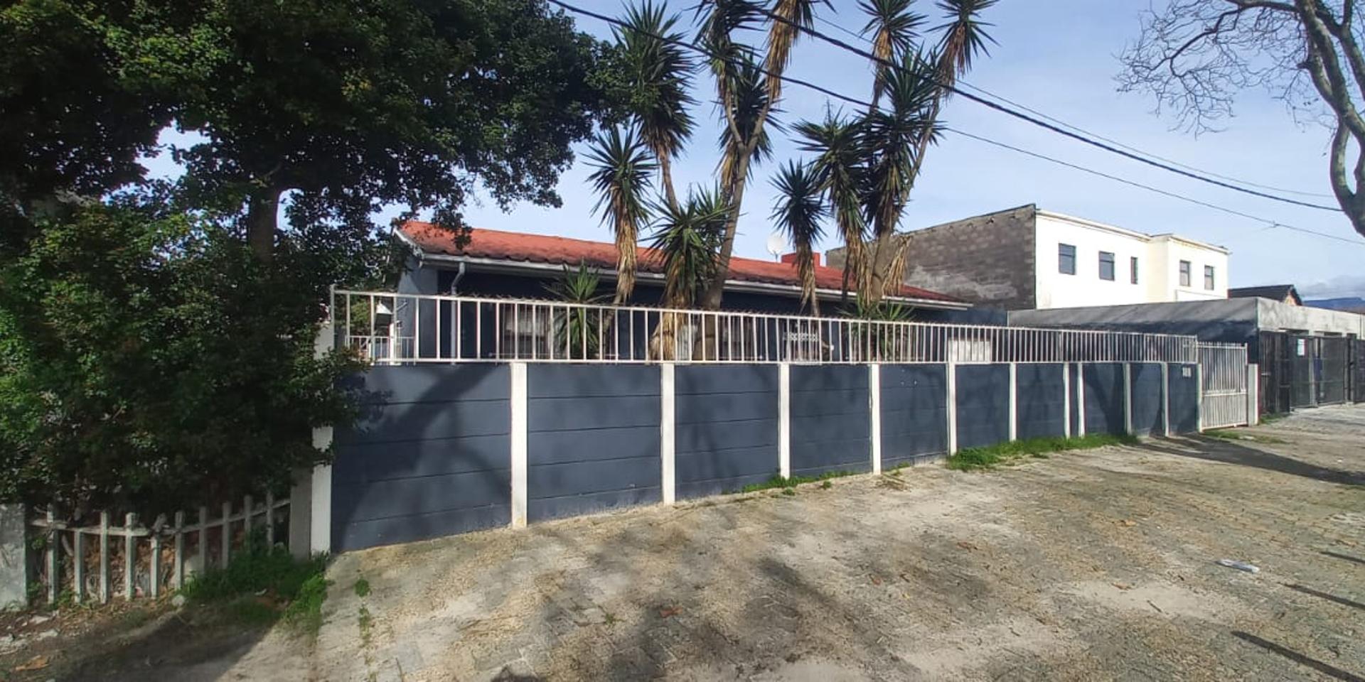 Image 2 of 6