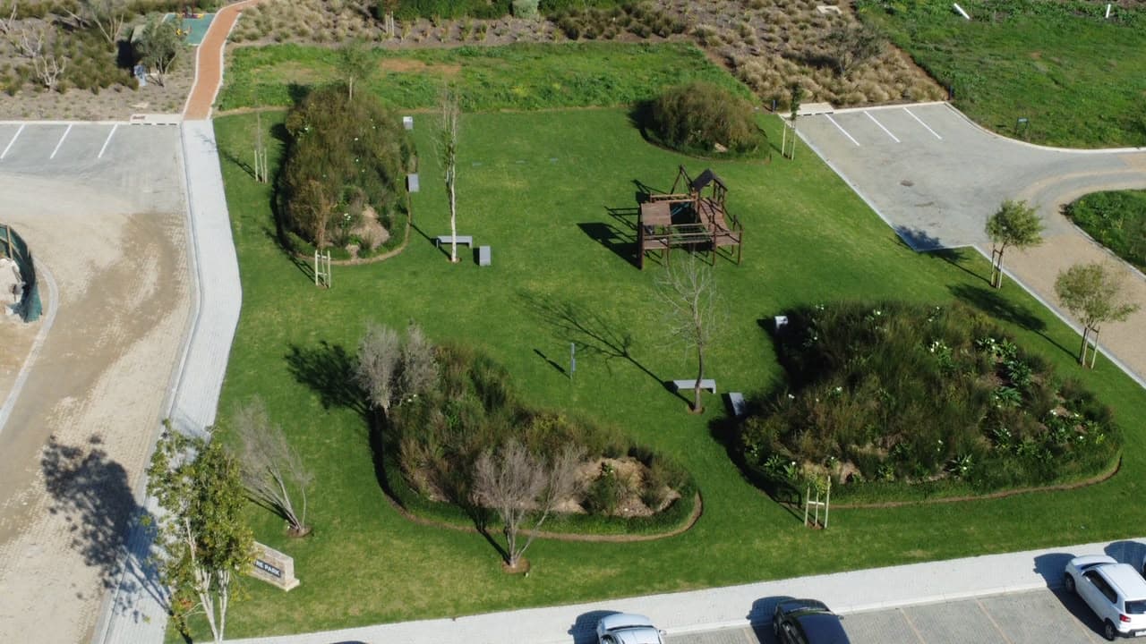 Image 4 of 6