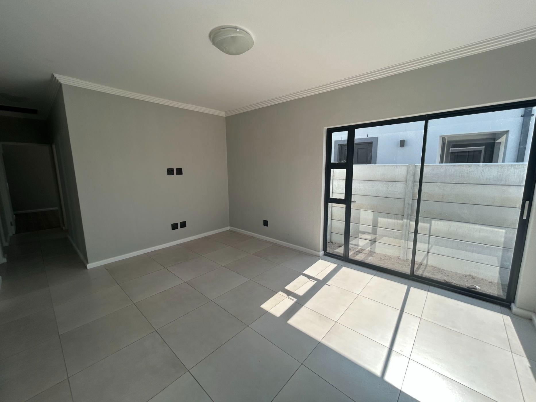 Image 2 of 6