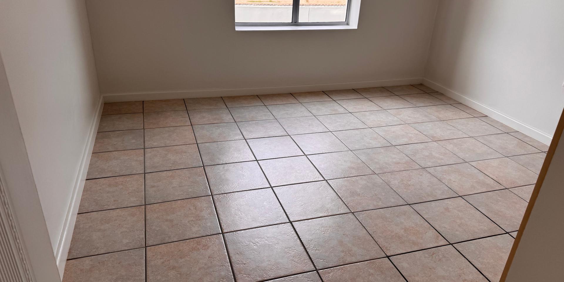 Image 4 of 6