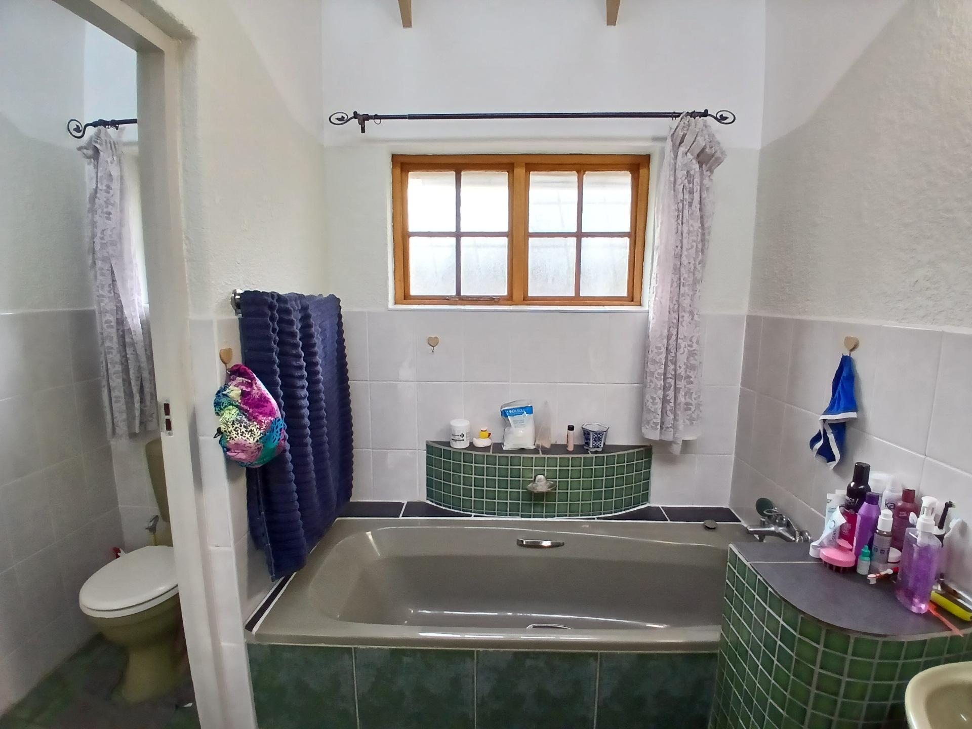 Image 3 of 6