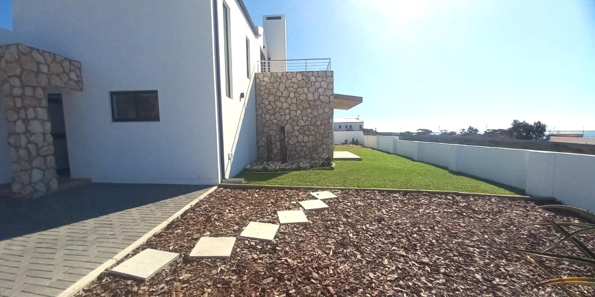 Image 4 of 6