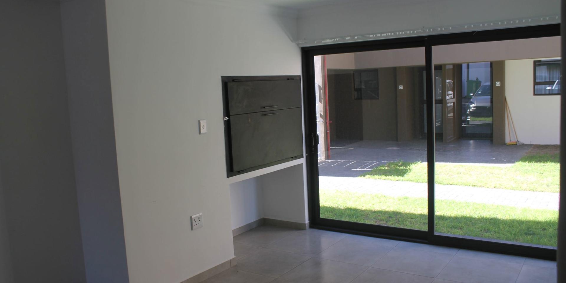 Image 2 of 6