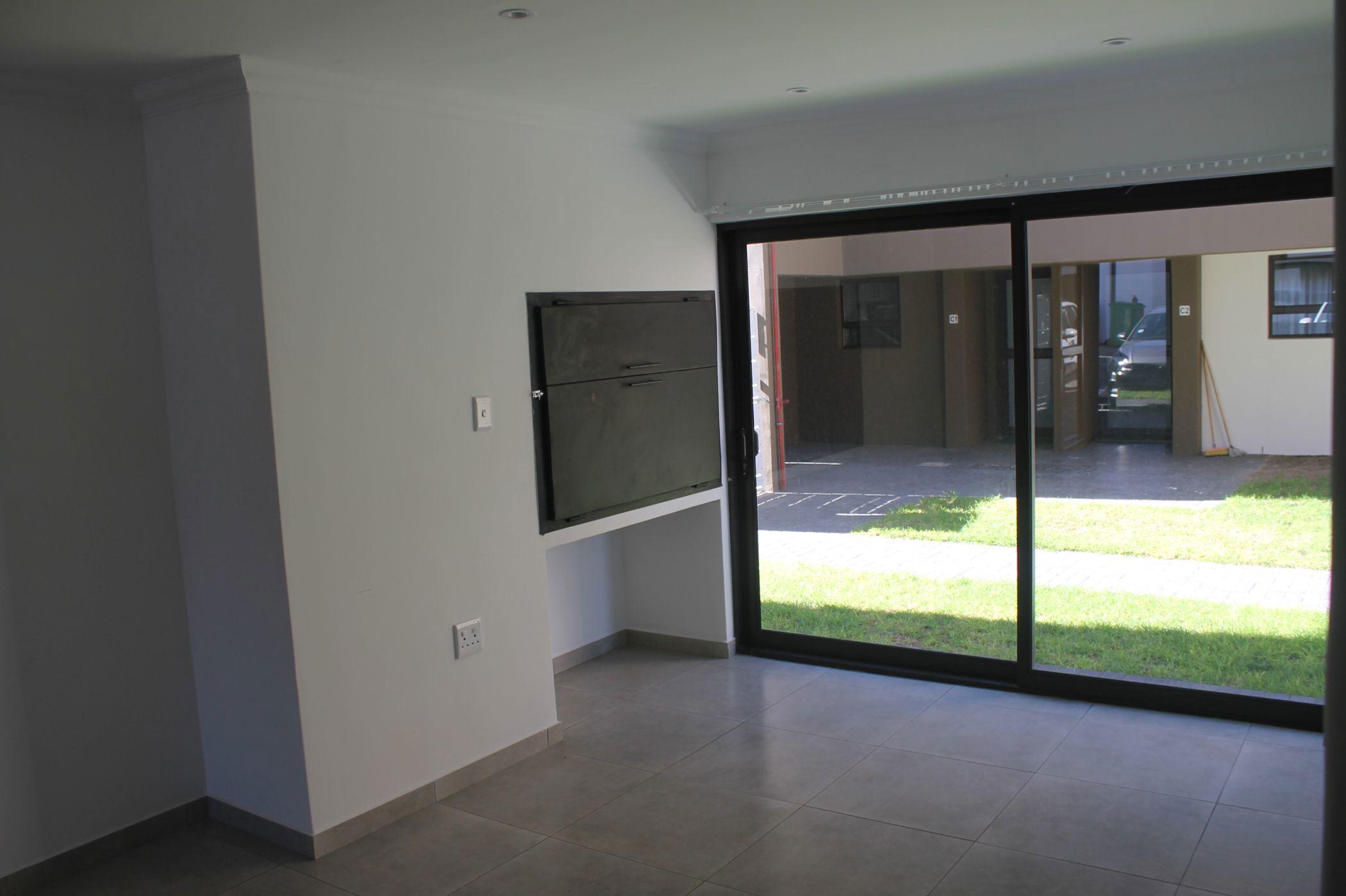 Image 2 of 6