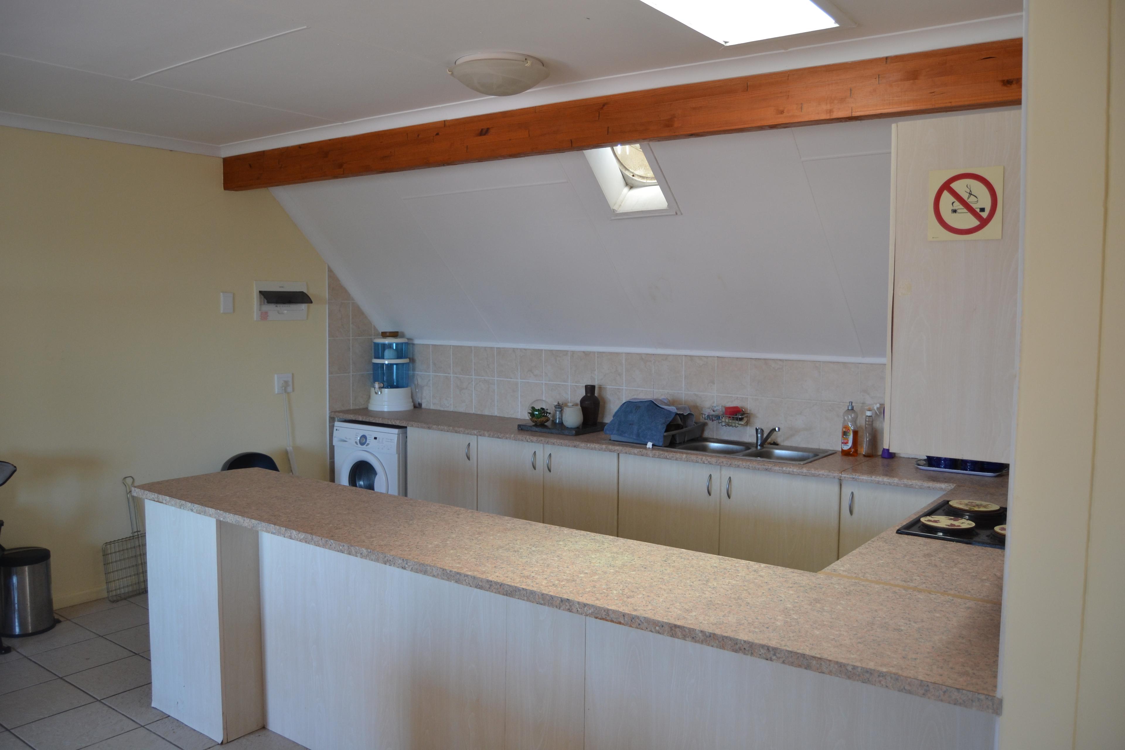 Image 4 of 6