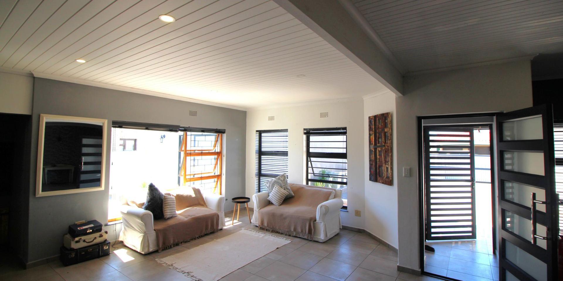 Image 5 of 6
