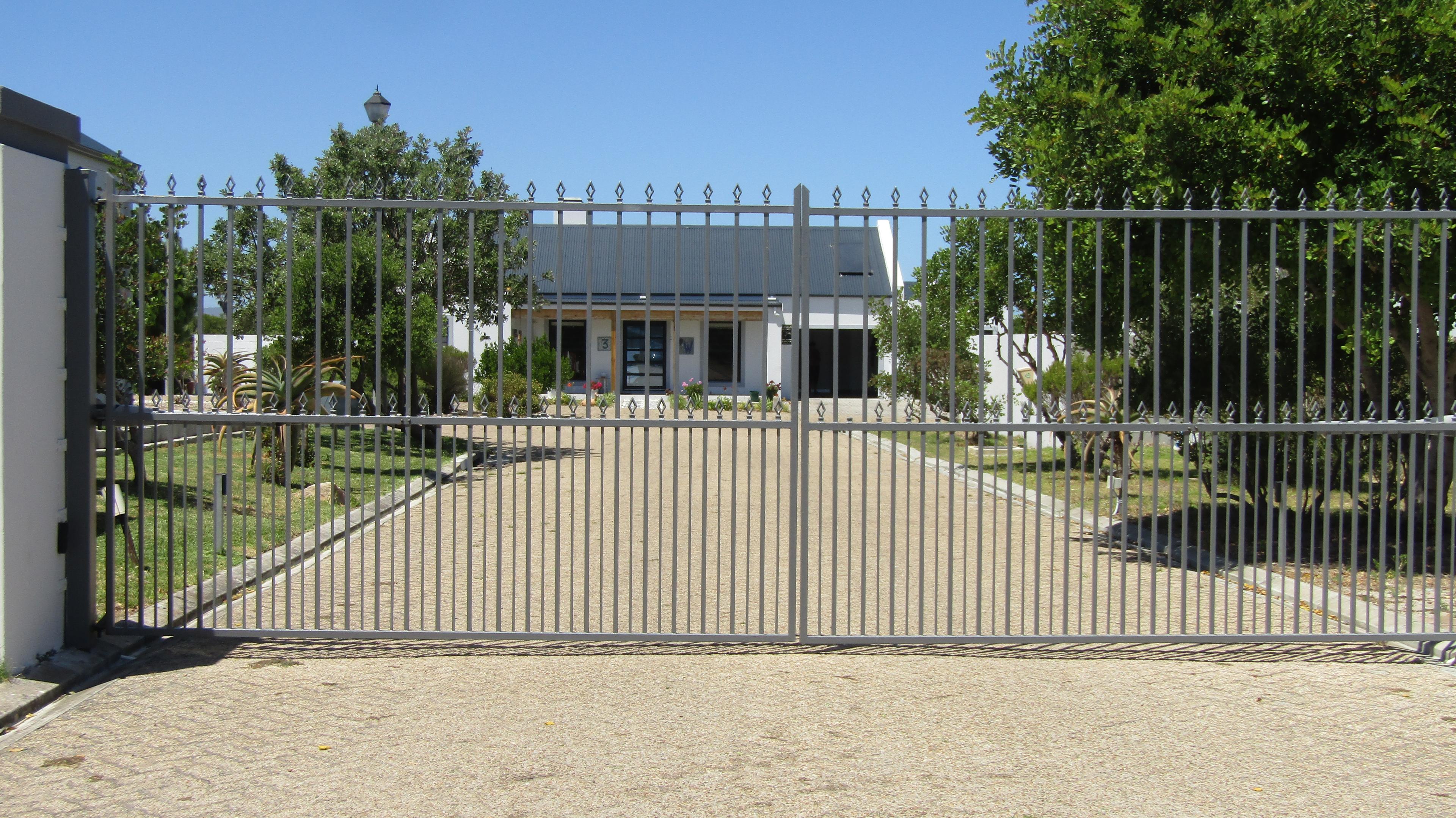 Image 2 of 6