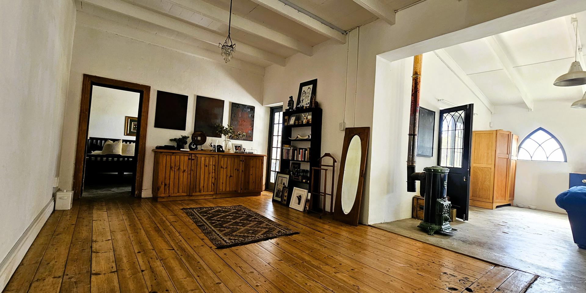 Image 2 of 6