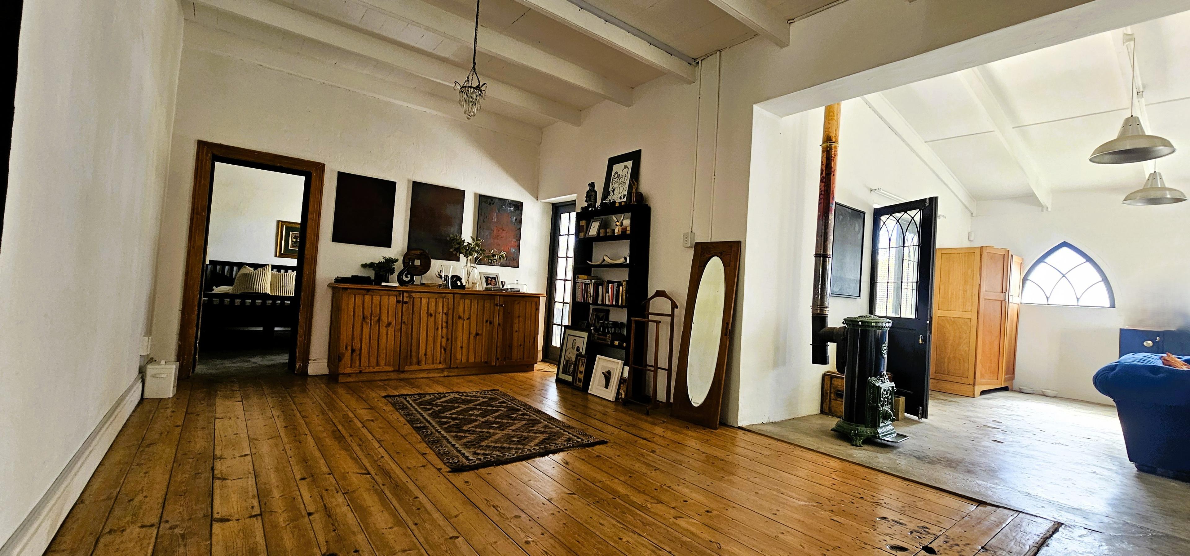 Image 2 of 6