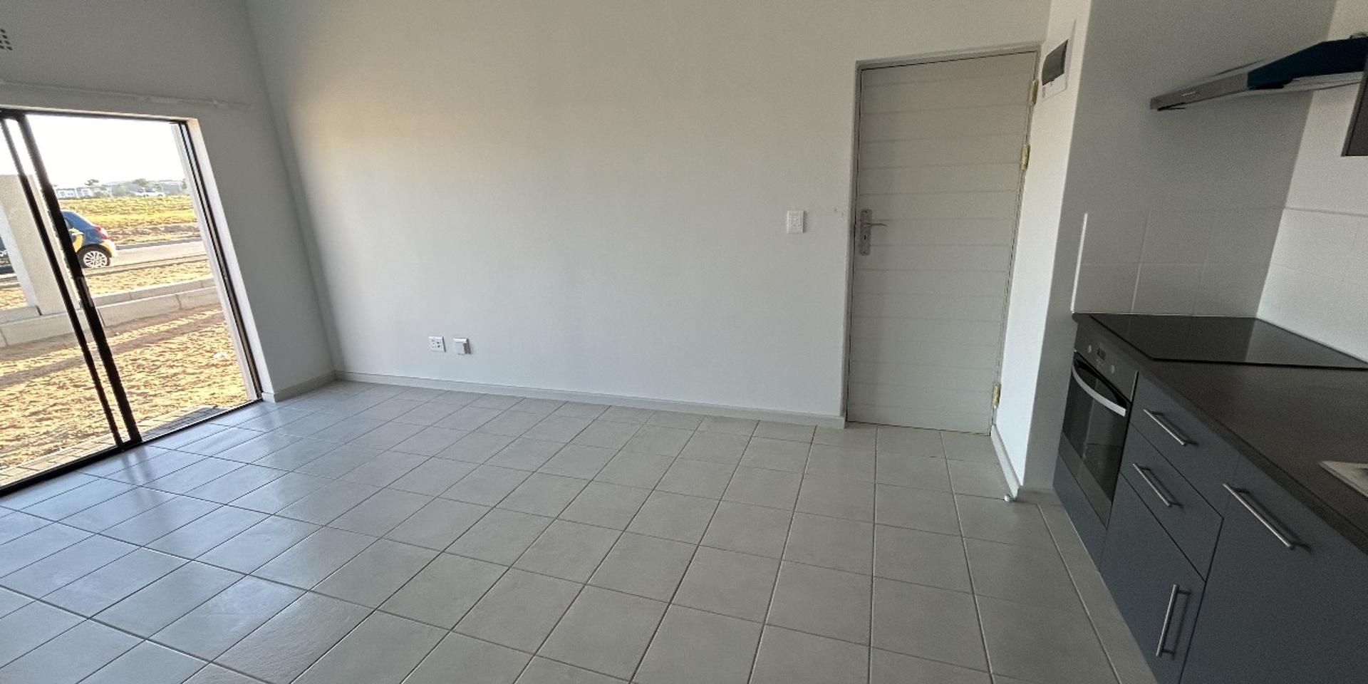 Image 4 of 6
