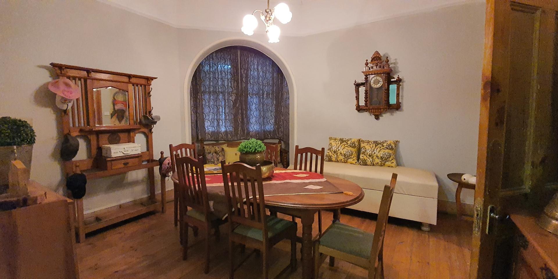 Image 2 of 6