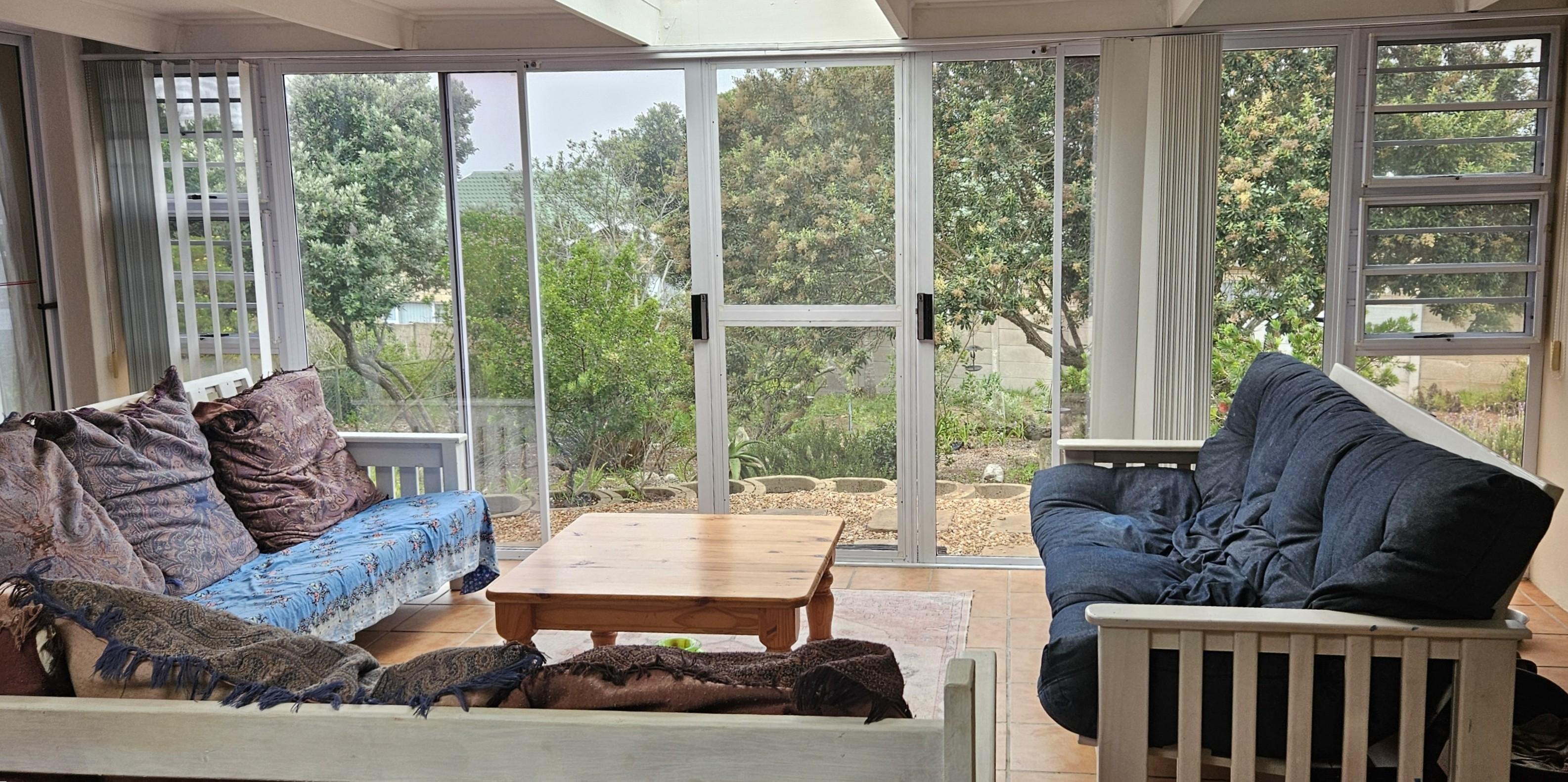 Image 4 of 6