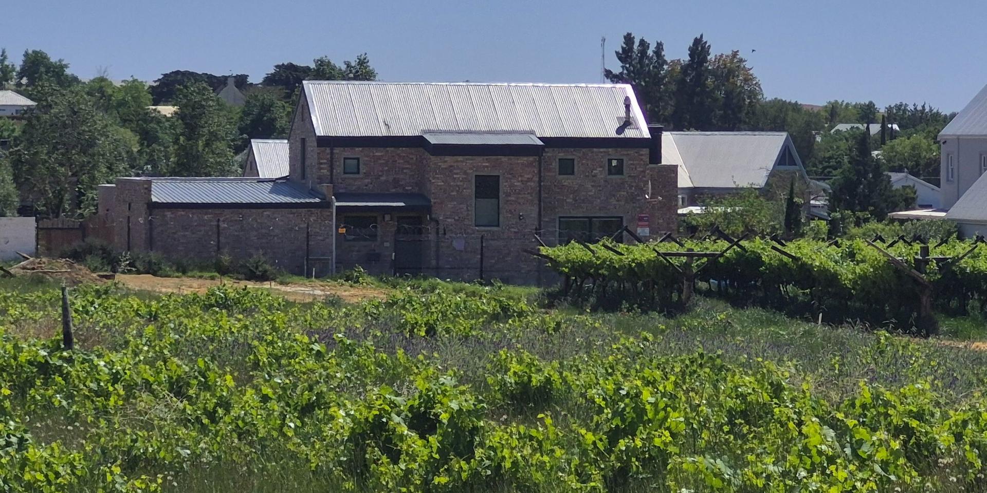Image 2 of 6