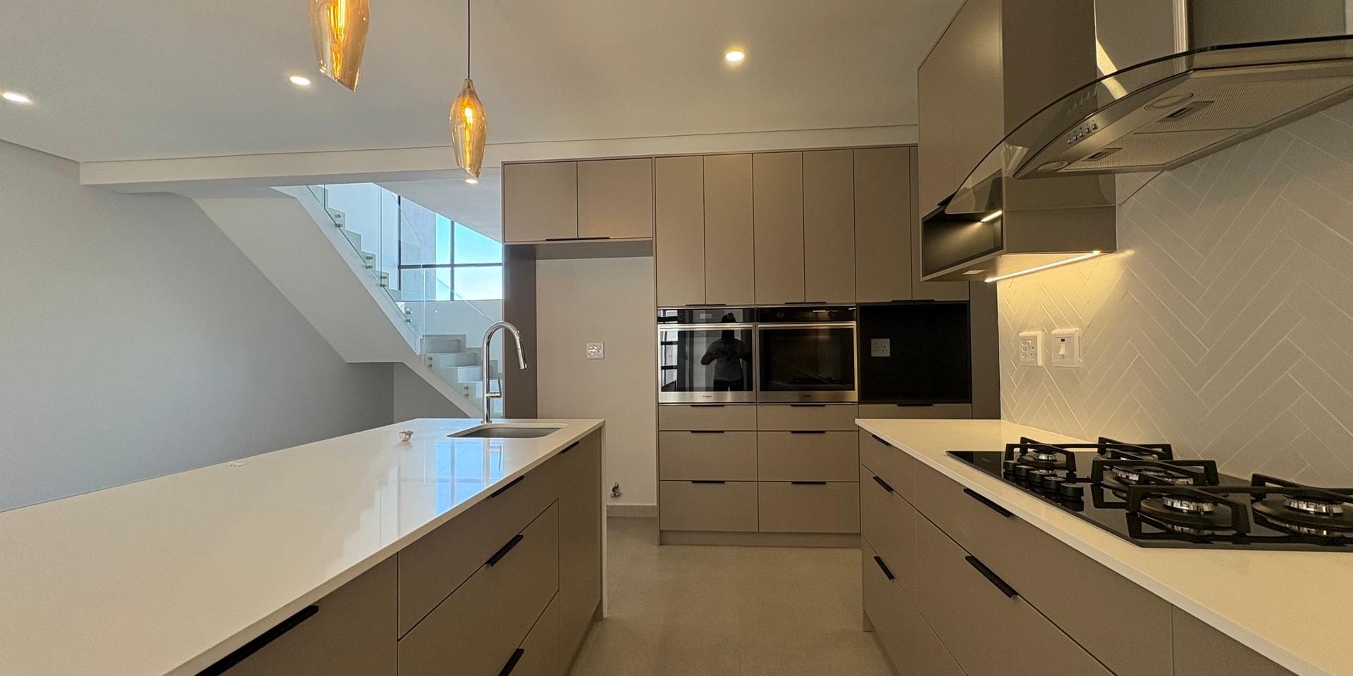 Image 2 of 6