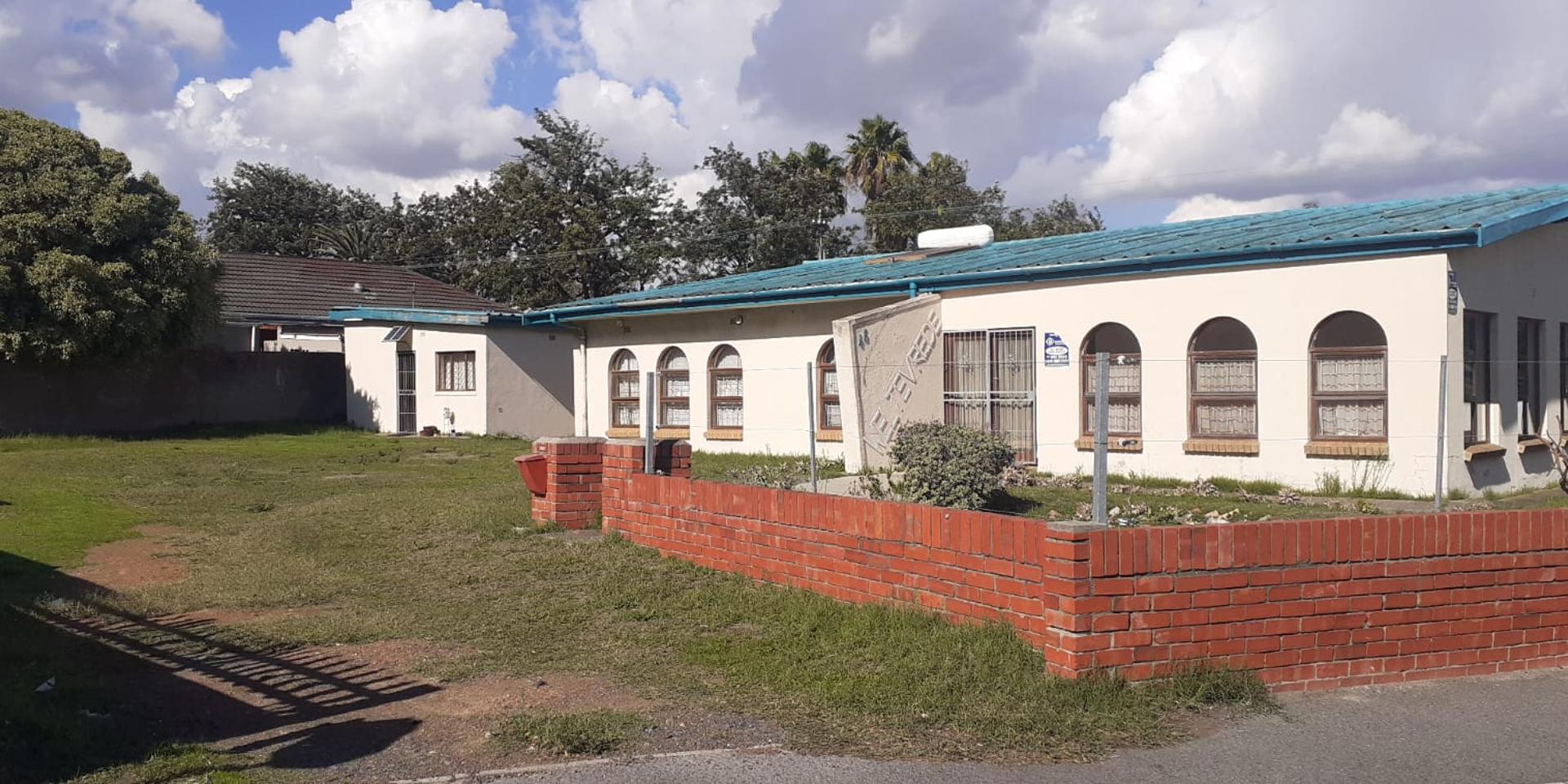 Image 1 of 6