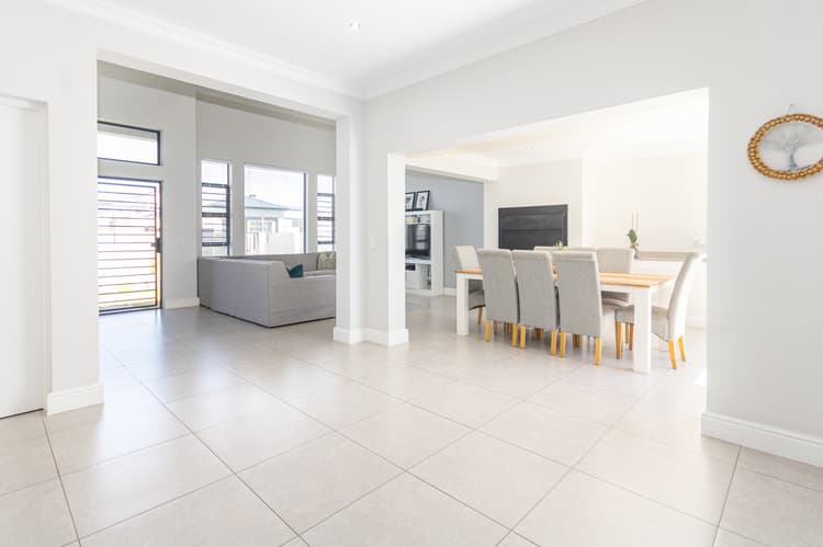 Main property image