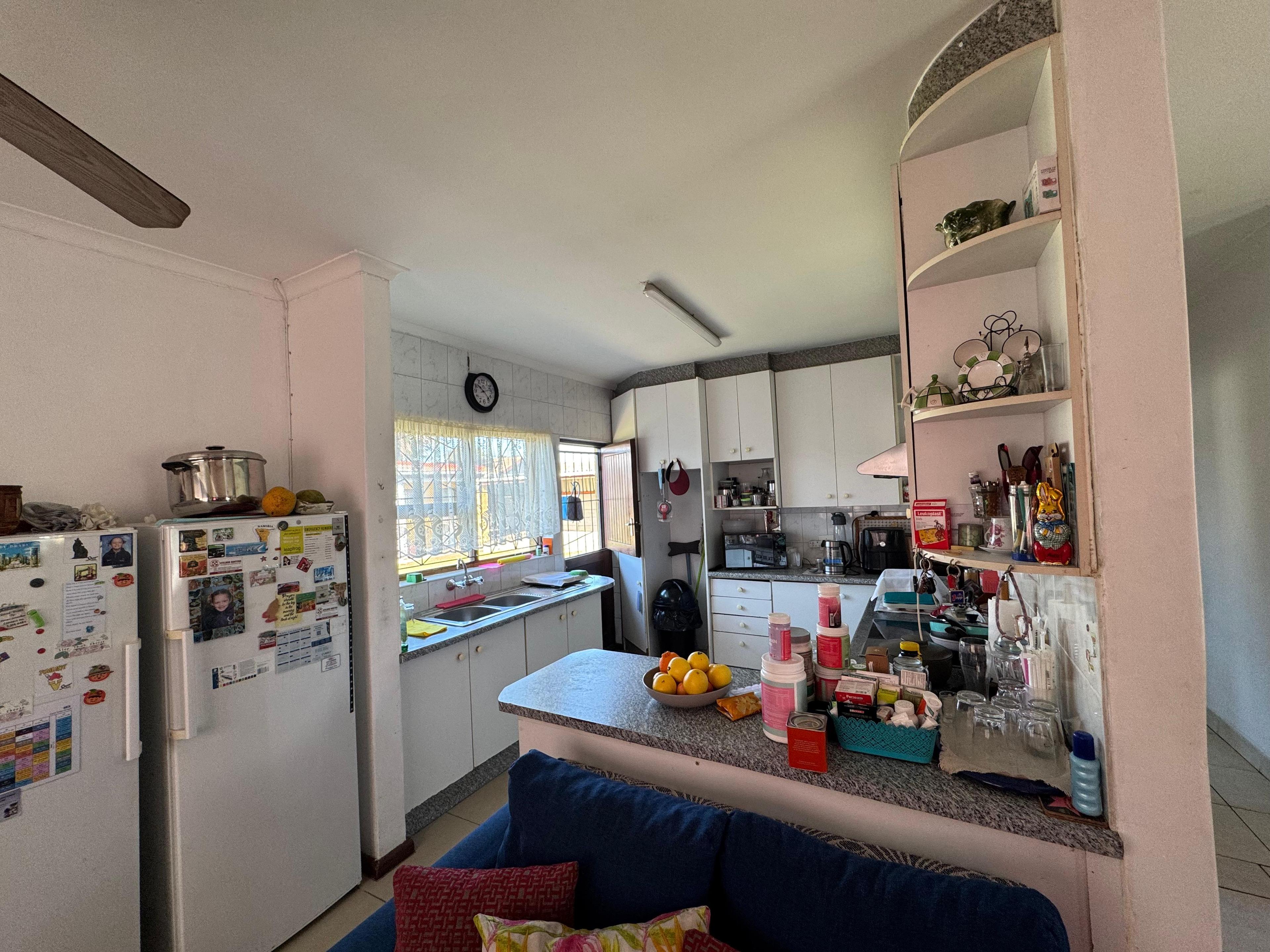 Image 3 of 6