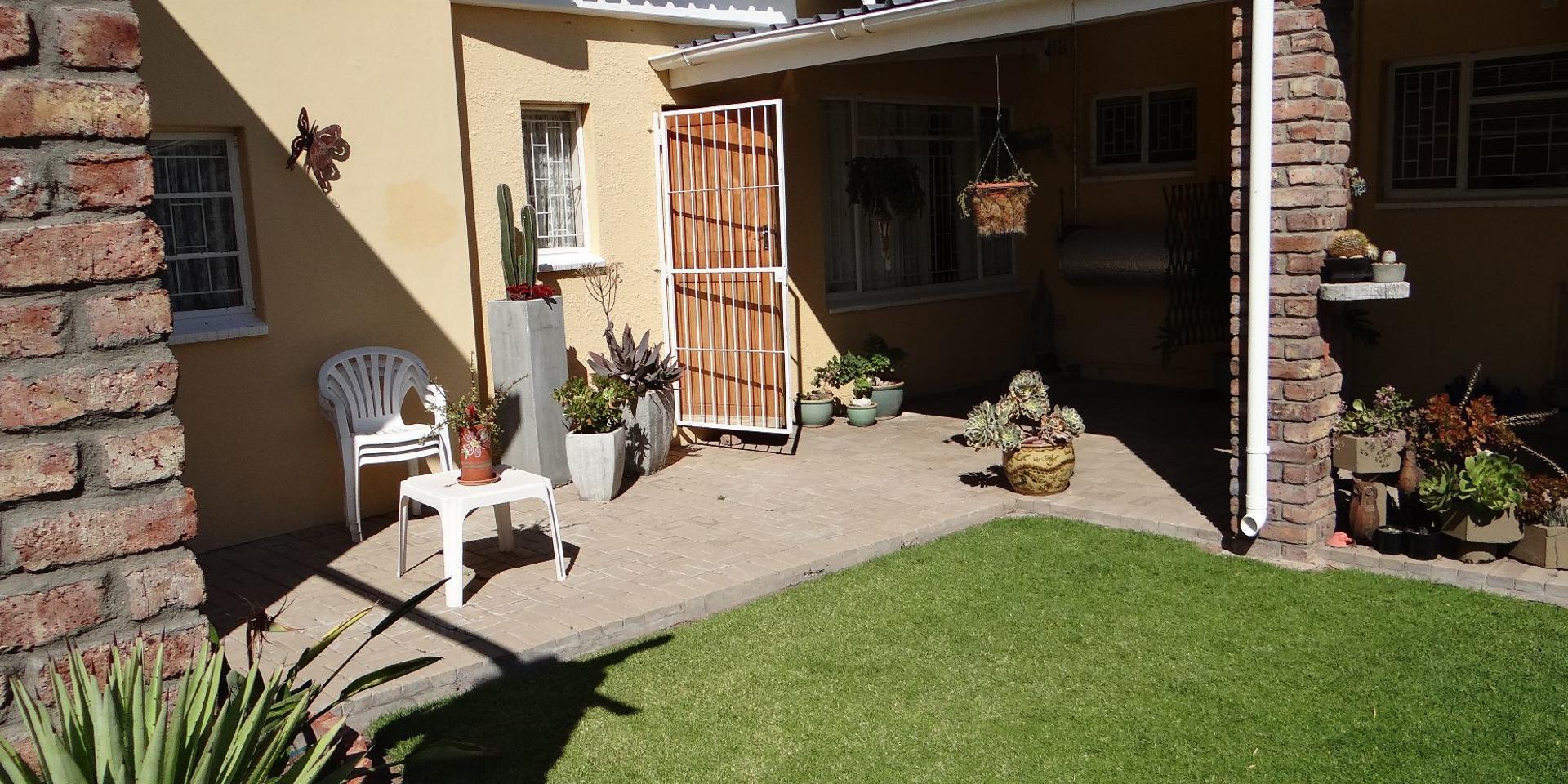 Image 4 of 6